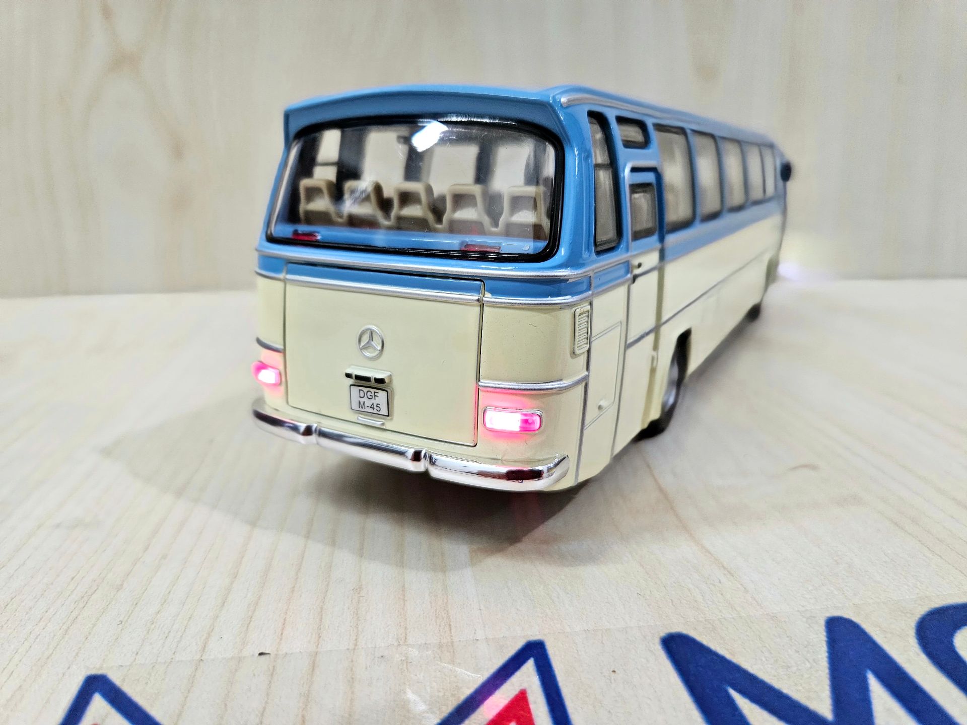 1/43 MERCEDES BENZ O302 OTOBÜS MAKETİ MAVİ