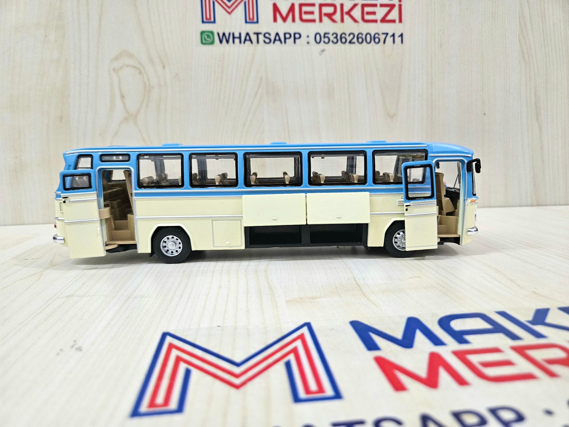 1/43 MERCEDES BENZ O302 OTOBÜS MAKETİ MAVİ