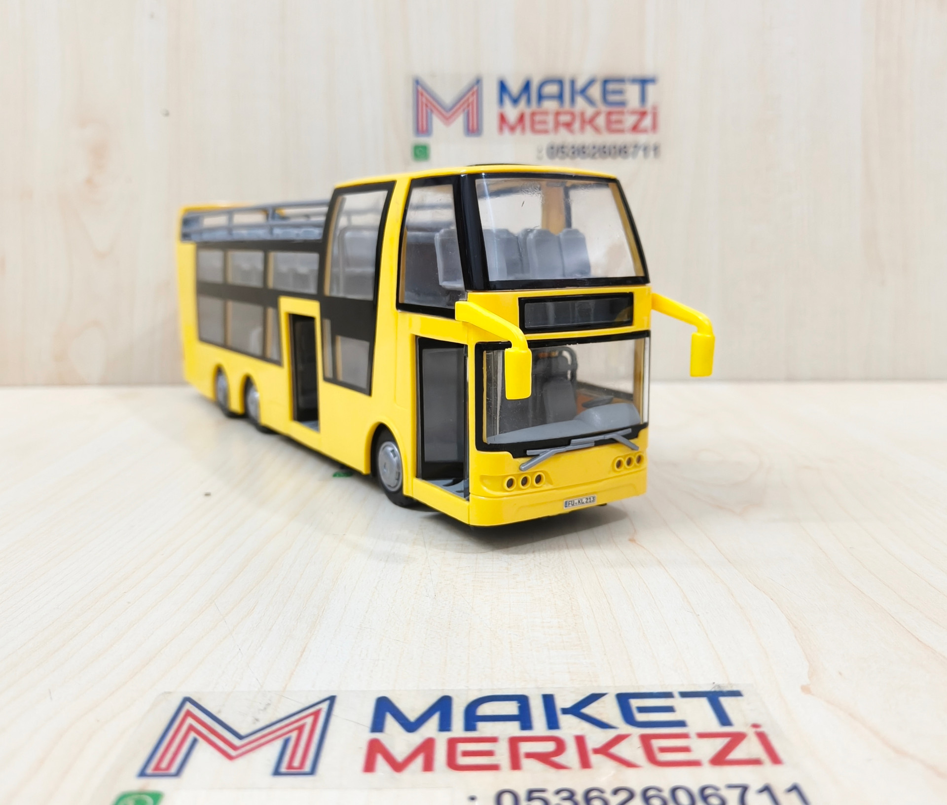 1/43 SARI ÇİFT KATLI ÜSTÜ AÇIK OTOBÜS MAKETİ
