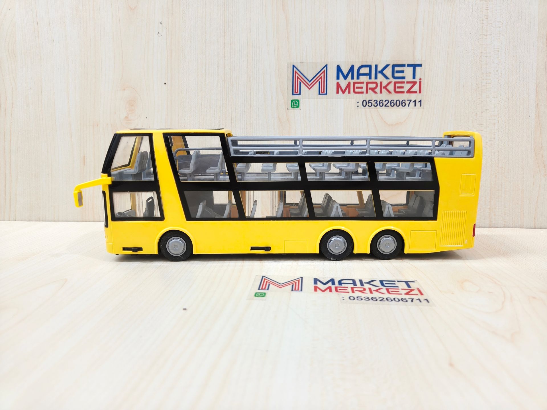 1/43 SARI ÇİFT KATLI ÜSTÜ AÇIK OTOBÜS MAKETİ