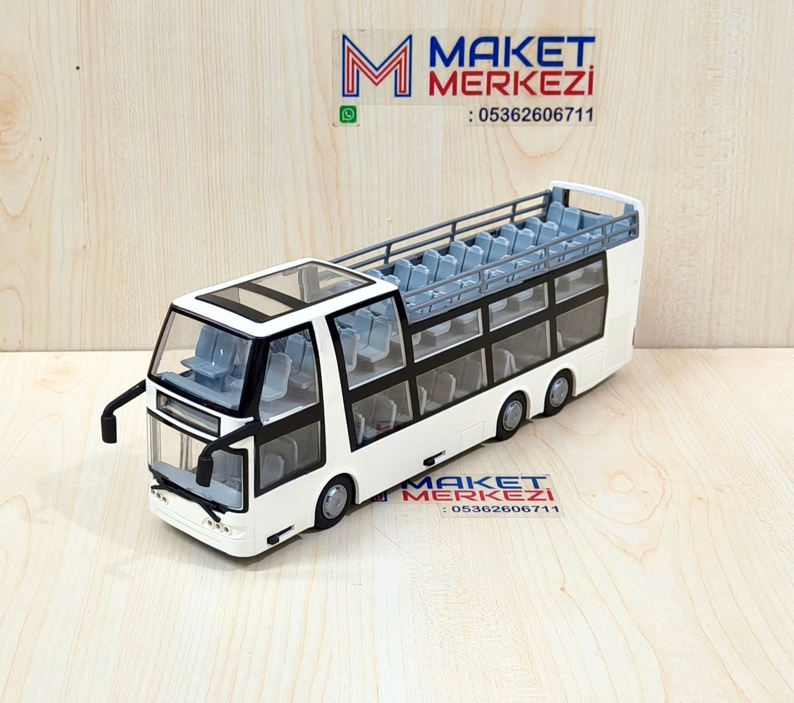 1/43 BEYAZ ÇİFT KATLI ÜSTÜ AÇIK OTOBÜS MAKETİ