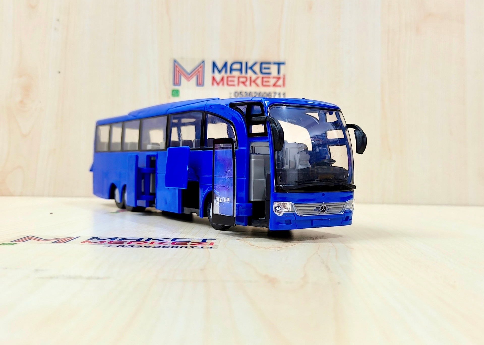 1/43 MERCEDES BENZ TRAVEGO OTOBÜS MAKETİ MAVİ