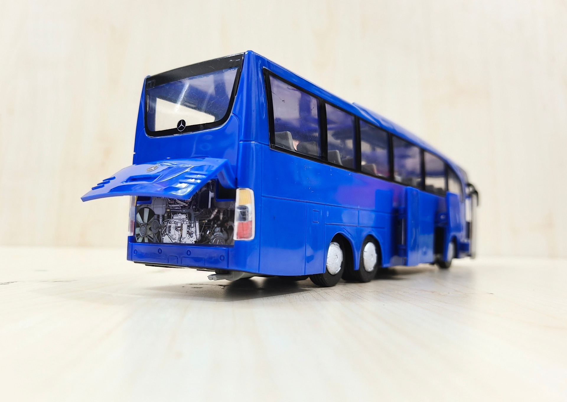 1/43 MERCEDES BENZ TRAVEGO OTOBÜS MAKETİ MAVİ