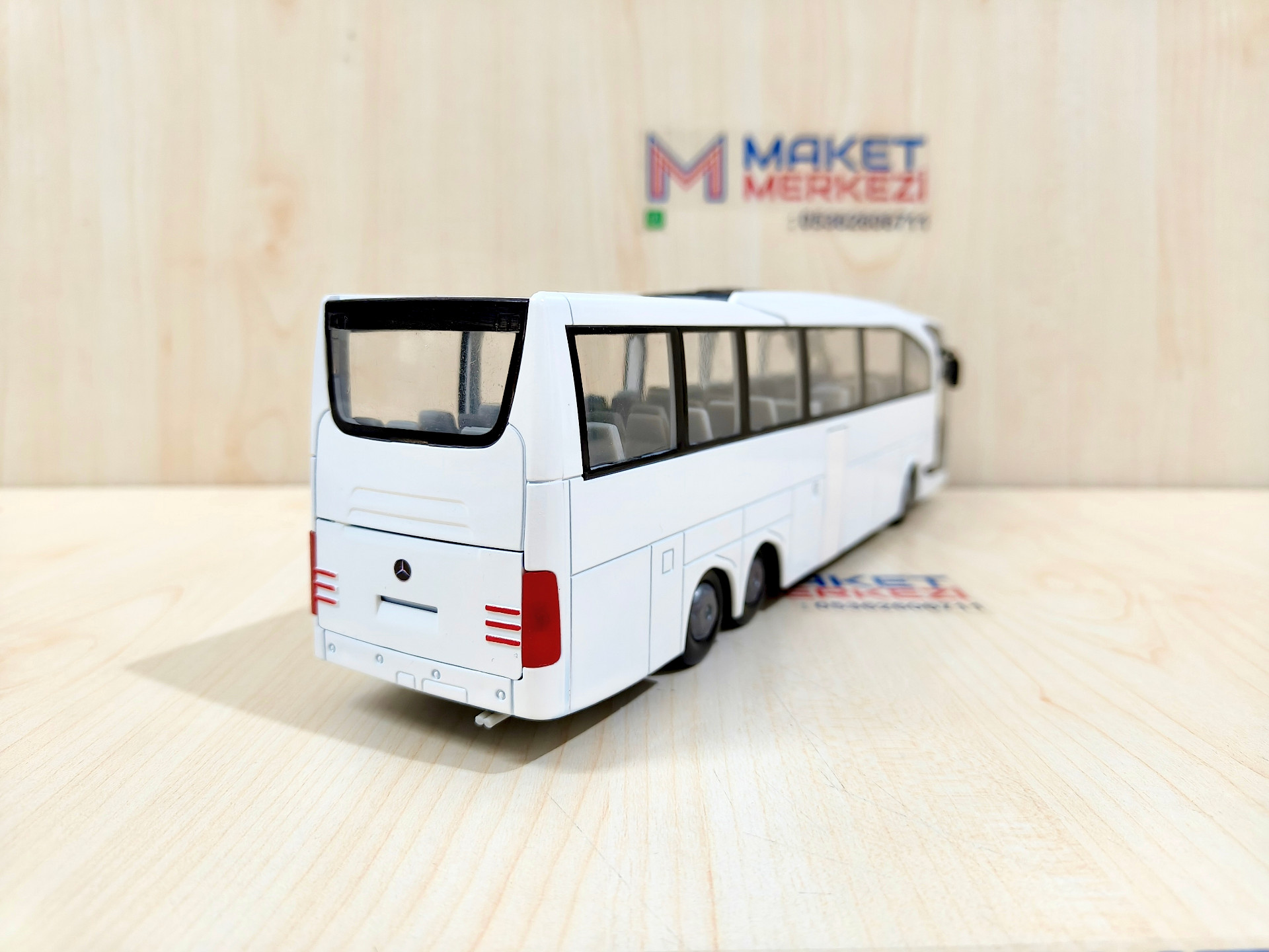 1/43 MERCEDES BENZ TRAVEGO OTOBÜS MAKETİ BEYAZ