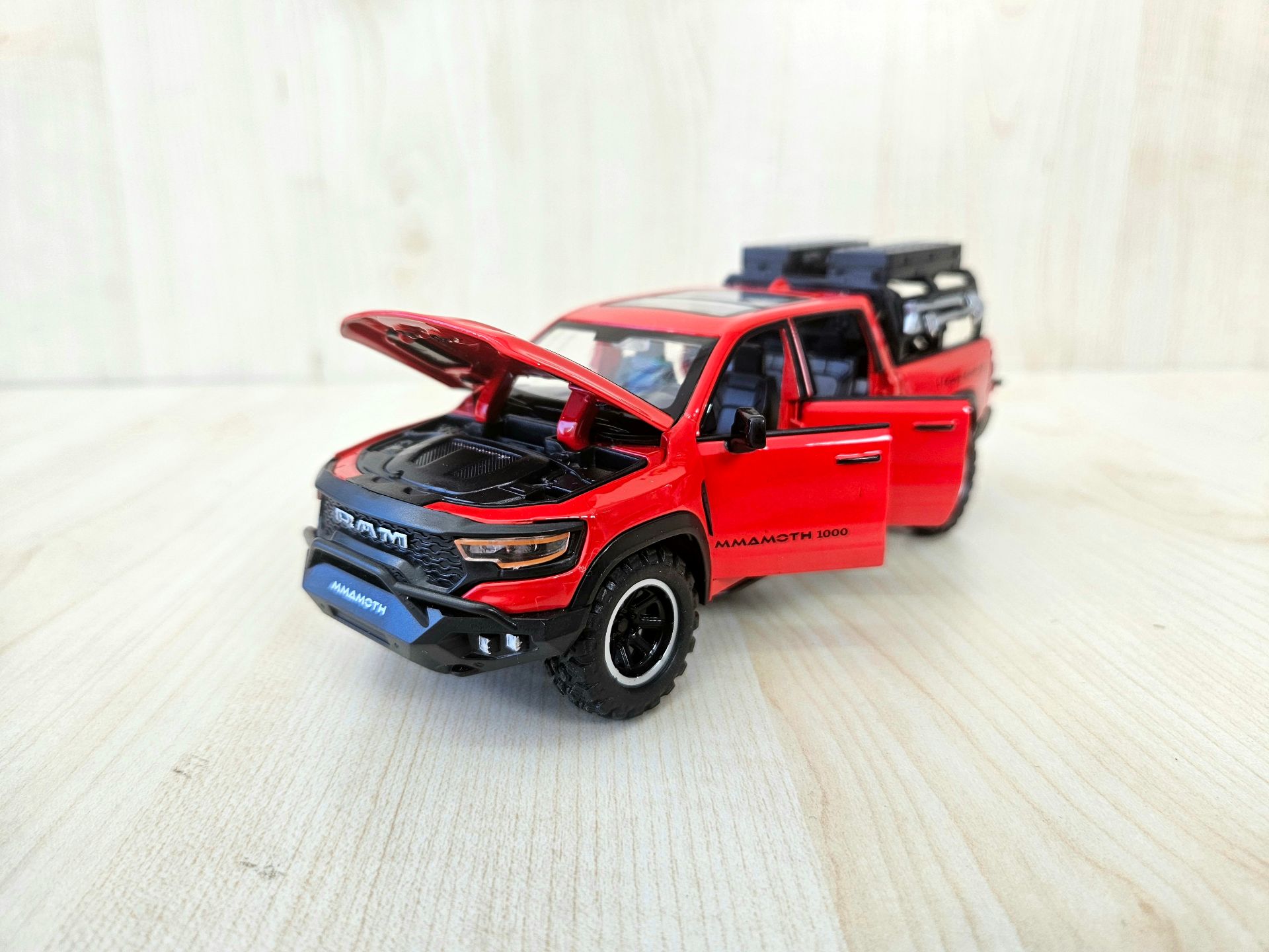 1/32 kırmızı DODGE RAM MAMMOTH 1000 TRX PİCKUP MAKETİ
