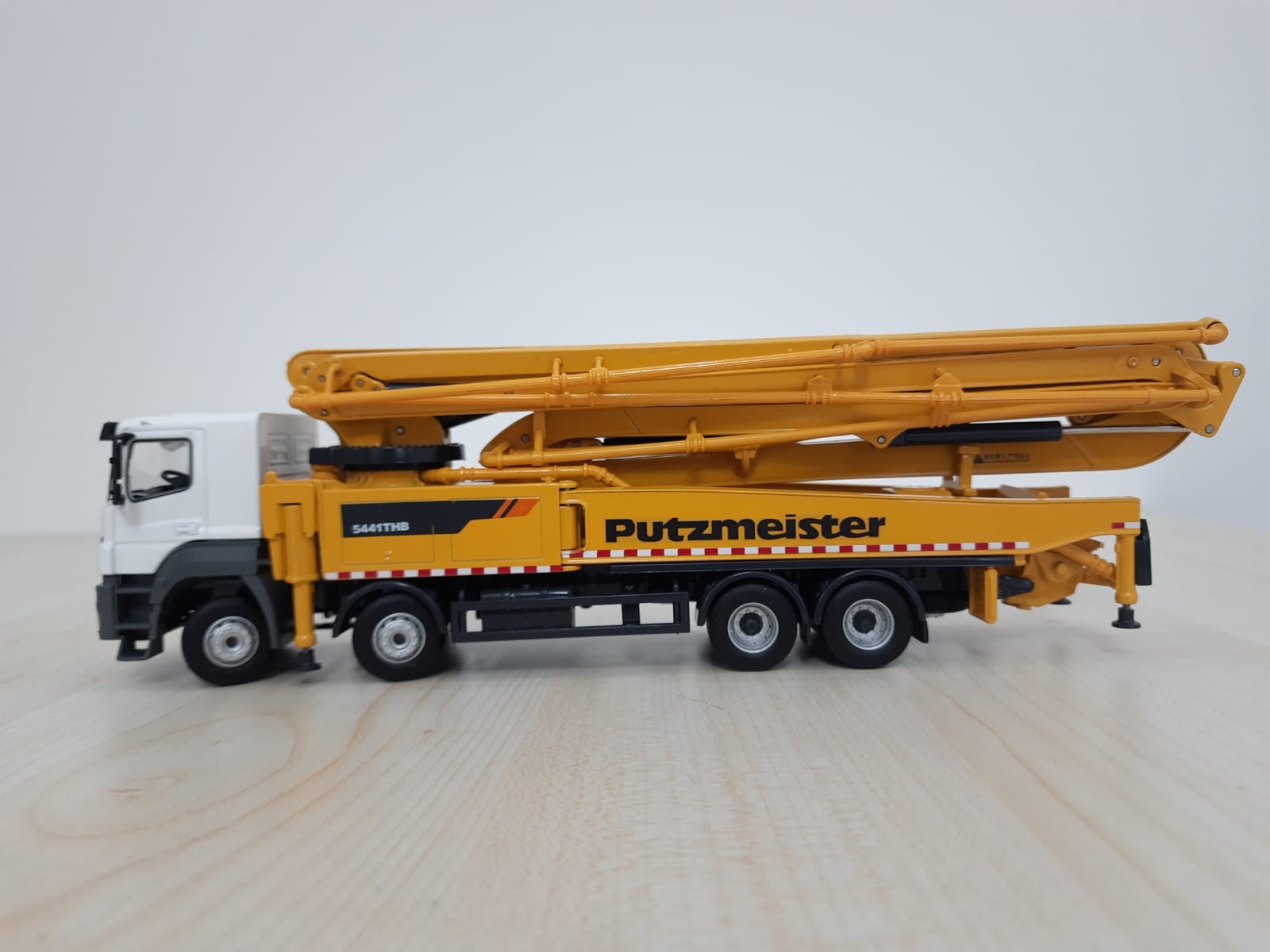 1/50 MERCEDES AXOR 8X4 PUTZMEISTER LOGOLU 52 lik BETON POMPASI