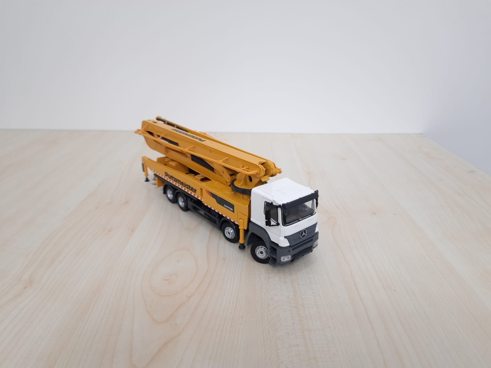 1/50 MERCEDES AXOR 8X4 PUTZMEISTER LOGOLU 52 lik BETON POMPASI
