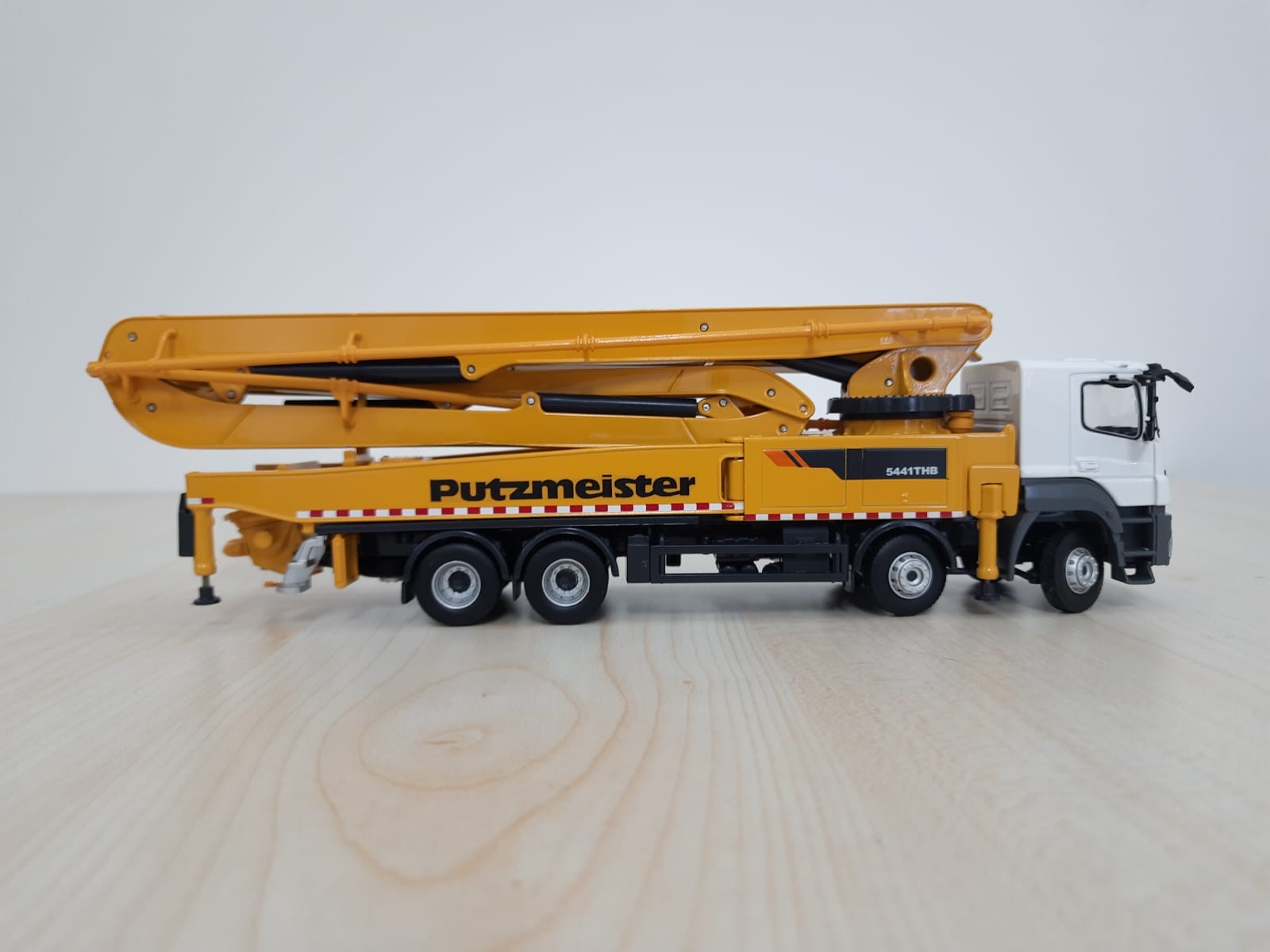 1/50 MERCEDES AXOR 8X4 PUTZMEISTER LOGOLU 52 lik BETON POMPASI