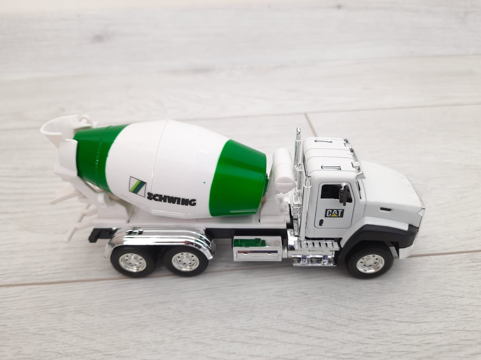 1/50 CAT BETON MİKSERİ MAKETİ (beyaz)