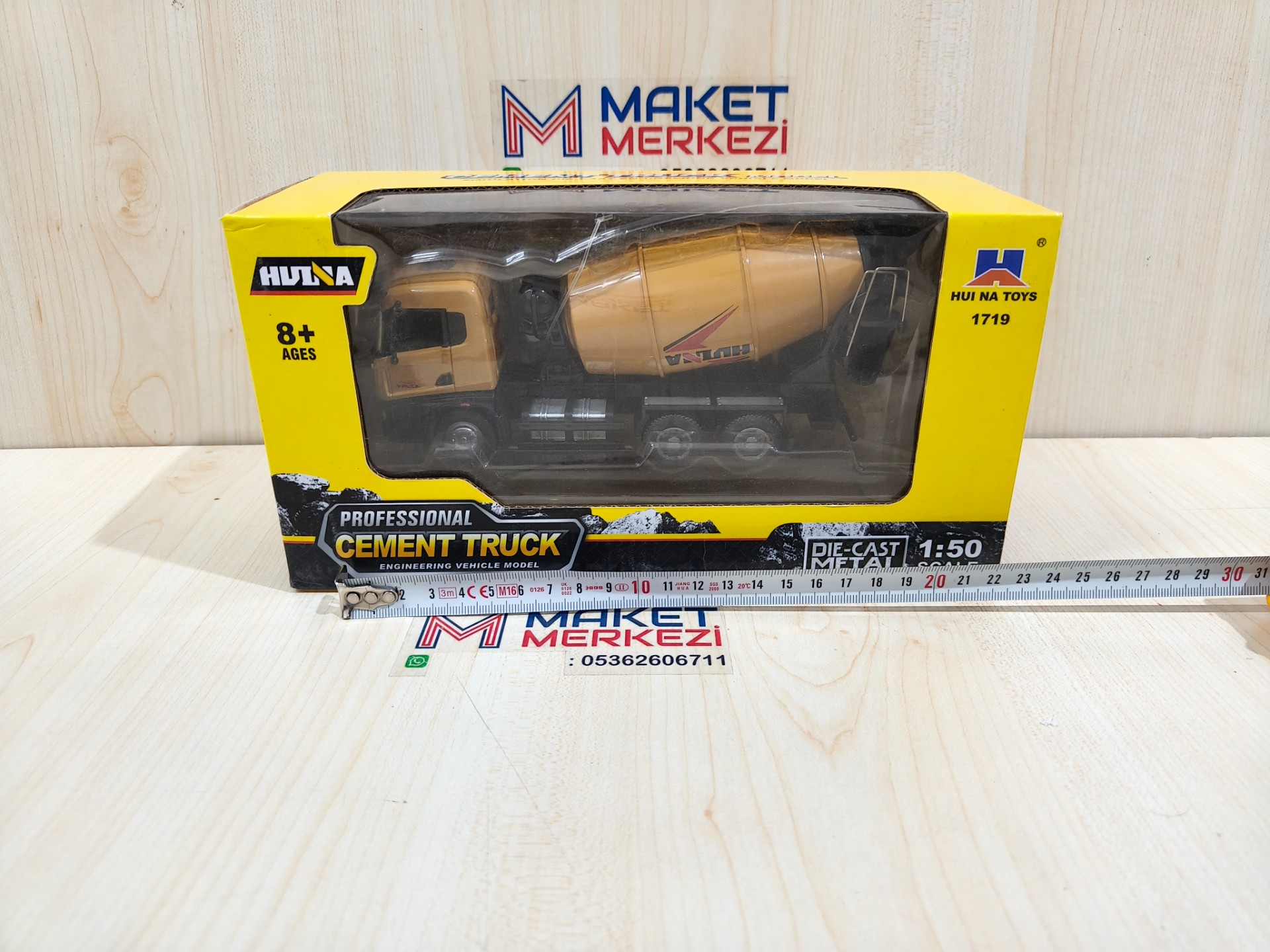 1/50 Metal HUİNA BETON MİKSERİ MAKETİ 