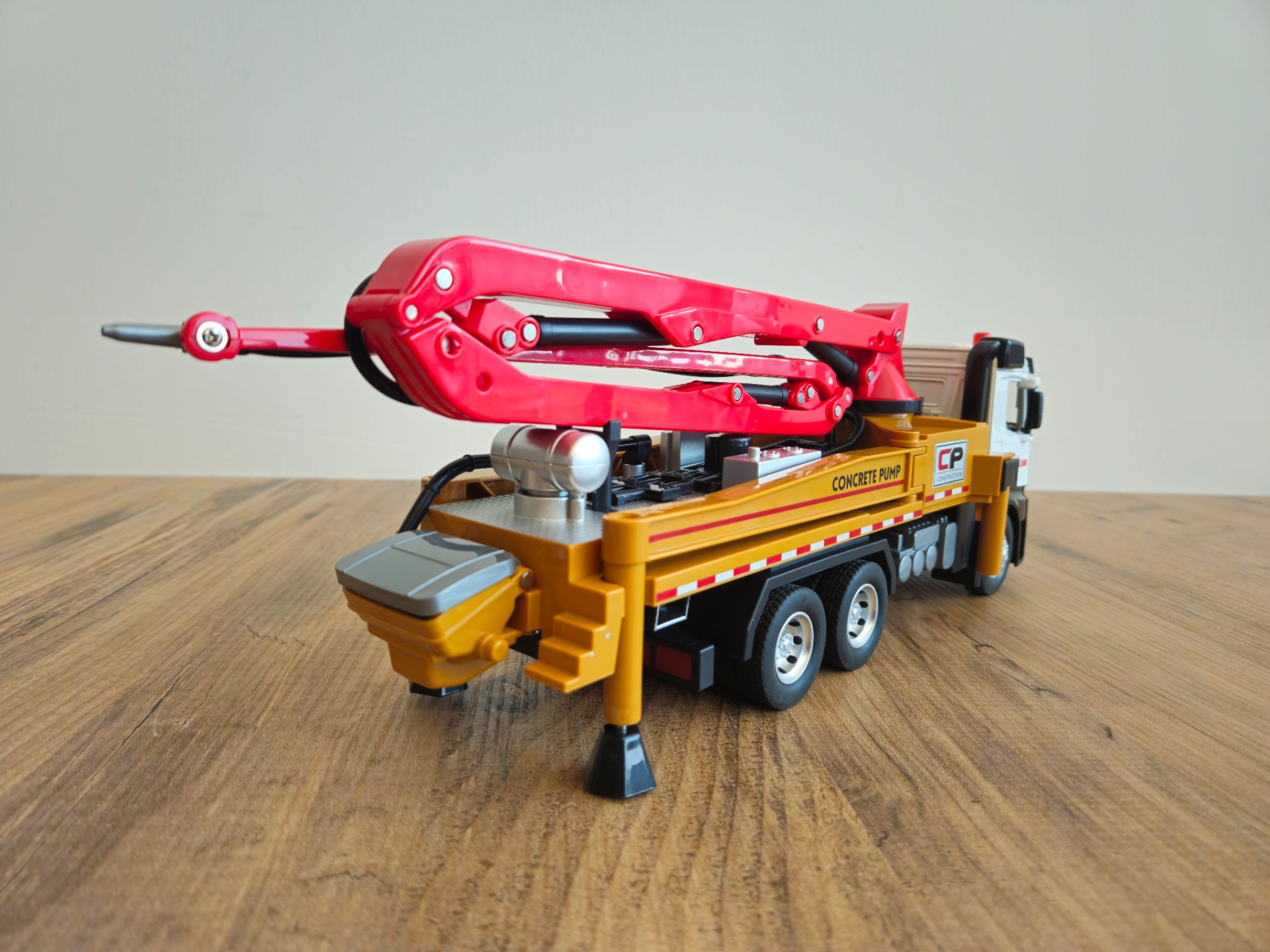 1/32 MERCEDES AROCS BETON POMPASI - IŞIKLI - SU PÜSKÜRTMELİ ...