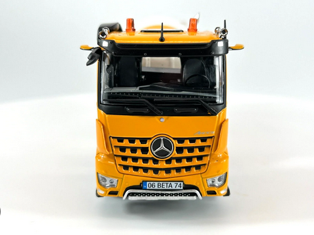 1/50 MERCEDES AROCS 8X4 BETAMIX BETON MİKSERİ MAKETİ