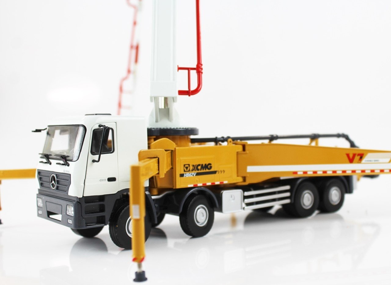 1/35 MERCEDES ACTROS XCMG SCHWING BETON POMPASI MAKETİ