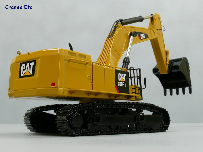 1/50 CAT 390F EKSKAVATÖR MAKETİ DM85284