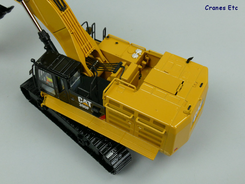 1/50 CAT 390F EKSKAVATÖR MAKETİ DM85284