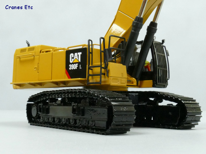 1/50 CAT 390F EKSKAVATÖR MAKETİ DM85284