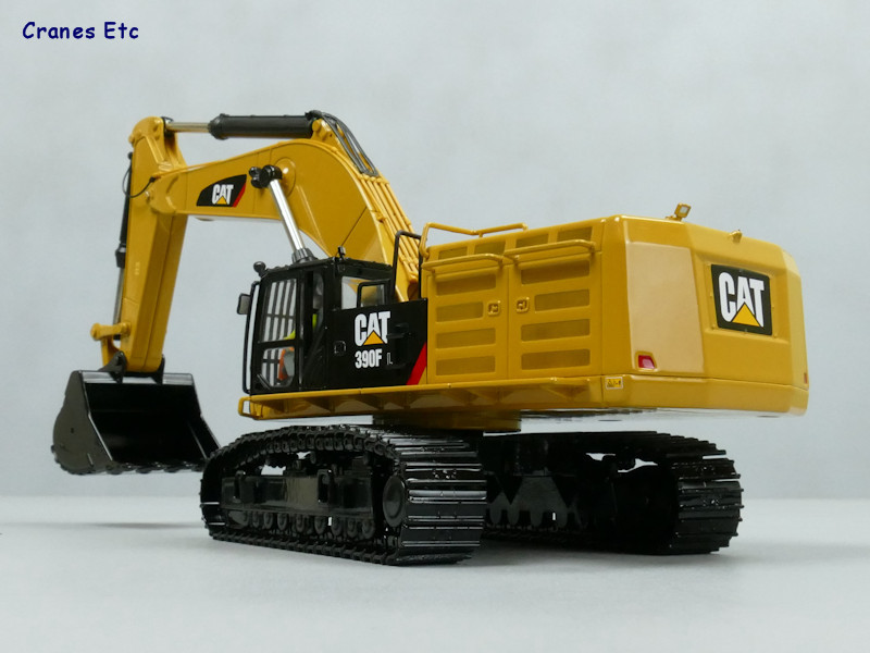 1/50 CAT 390F EKSKAVATÖR MAKETİ DM85284
