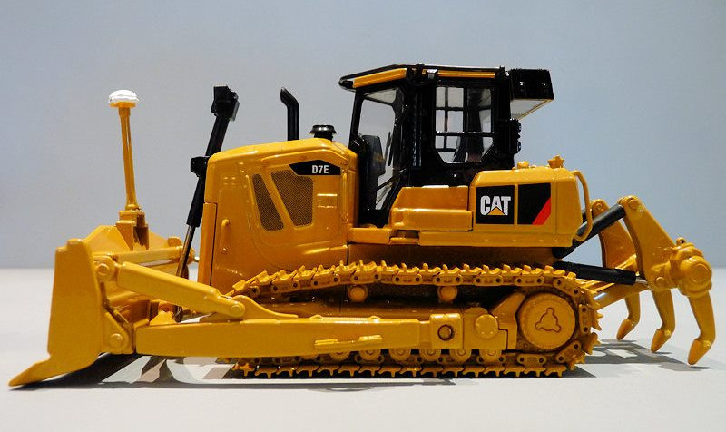 1/50 CAT D7E DOZER MAKETİ DM85224