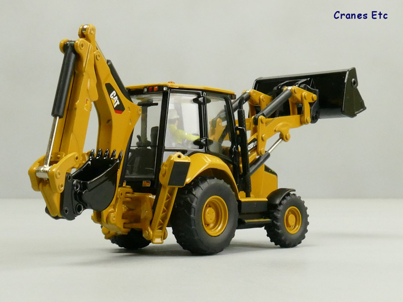 1/50 CAT 420F2 IT BEKOLODER MAKETİ DM85233