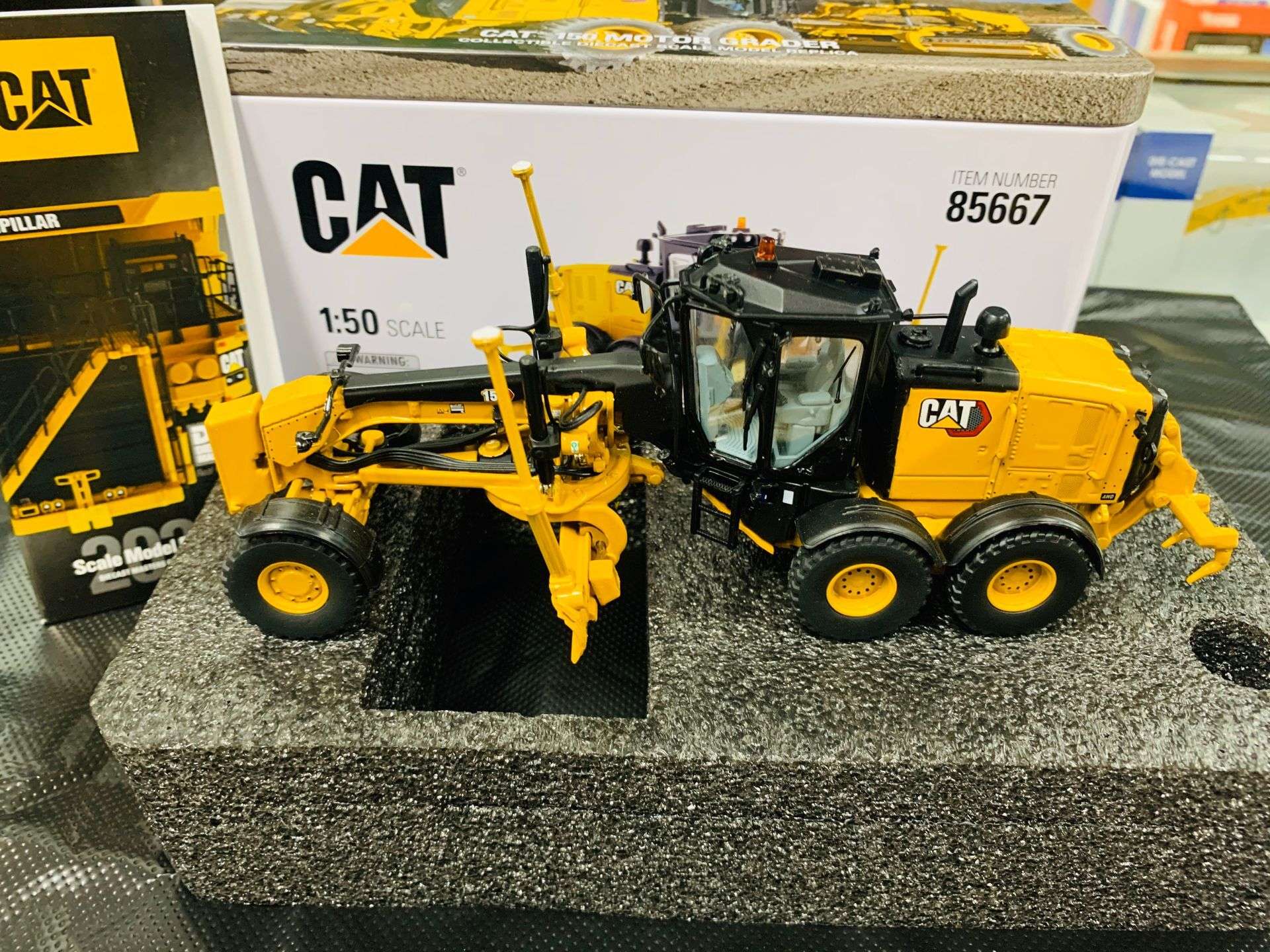 1/50 CAT 150 GREYDER MAKETİ DM85667