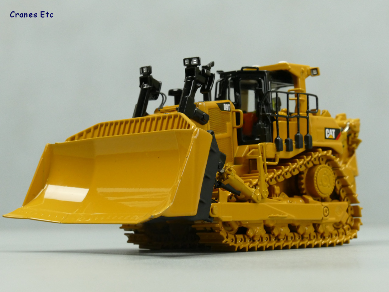 1/50 CAT D9T DOZER MAKETİ DM85944