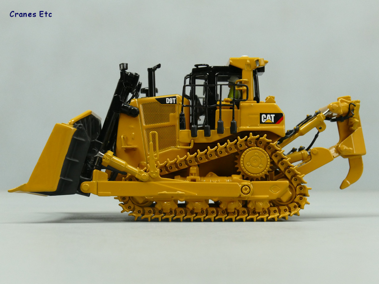 1/50 CAT D9T DOZER MAKETİ DM85944