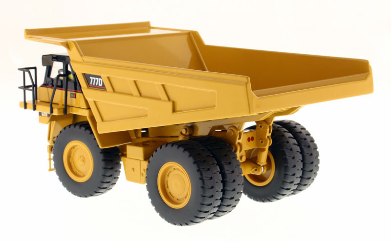 1/50 CAT 777D MADEN KAMYON MAKETİ DM85104C