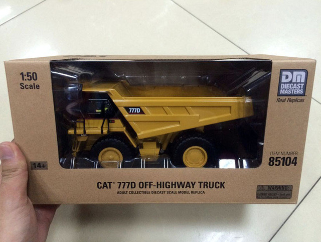 1/50 CAT 777D MADEN KAMYON MAKETİ DM85104C