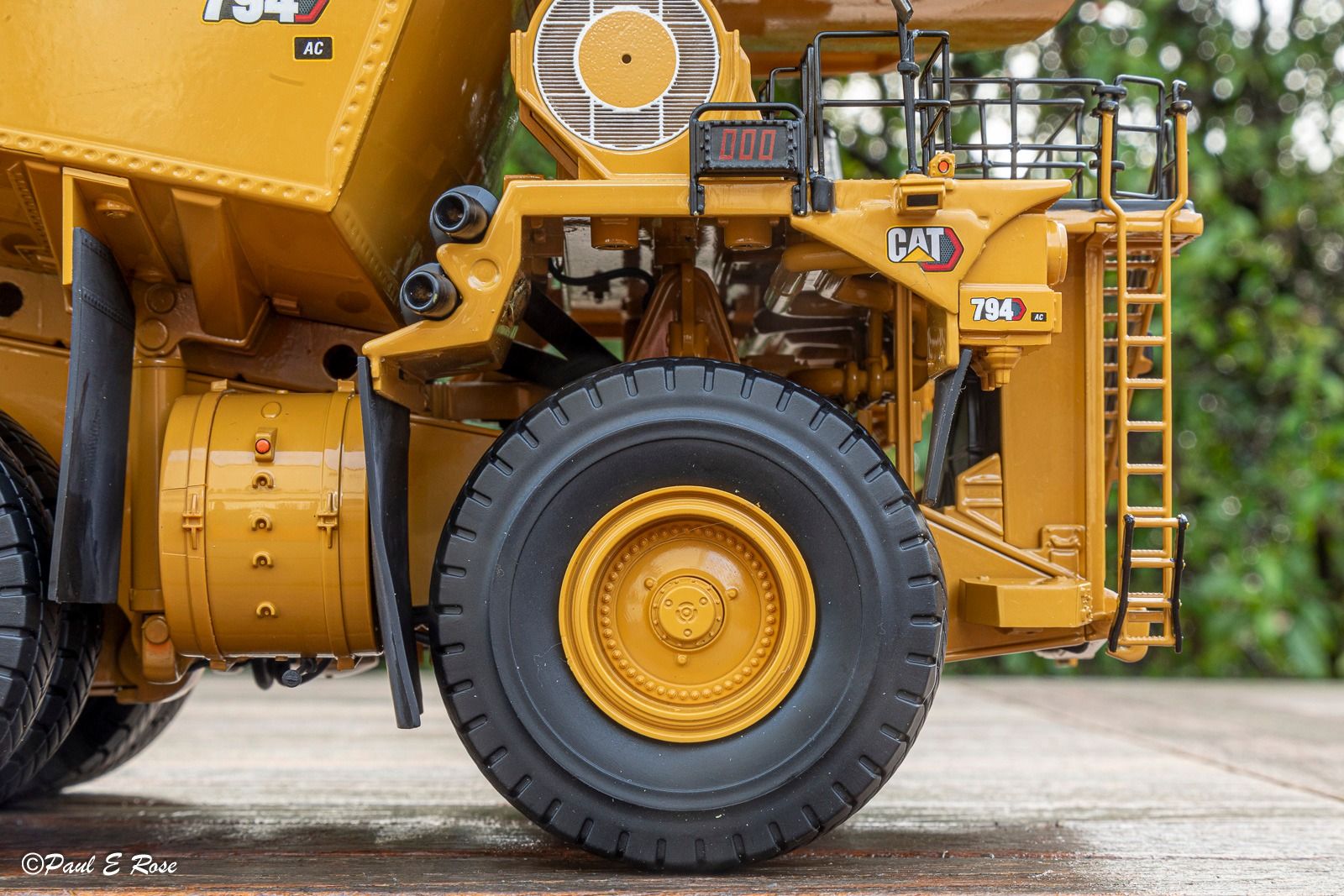 1/50 CAT 794 AC MADEN KAMYONU MAKETİ DM85670