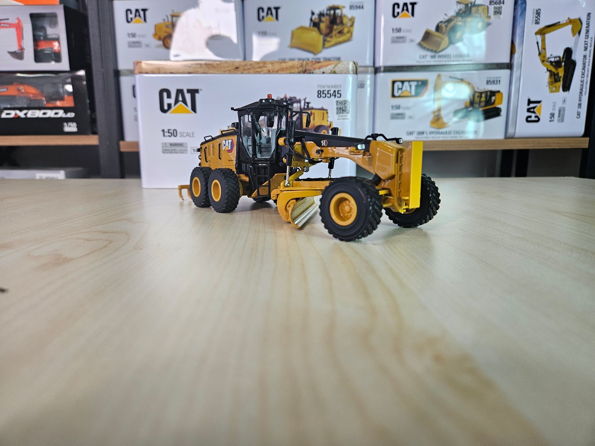 1/50 CAT 14 yeni logolu GREYDER MAKETİ - DM85545