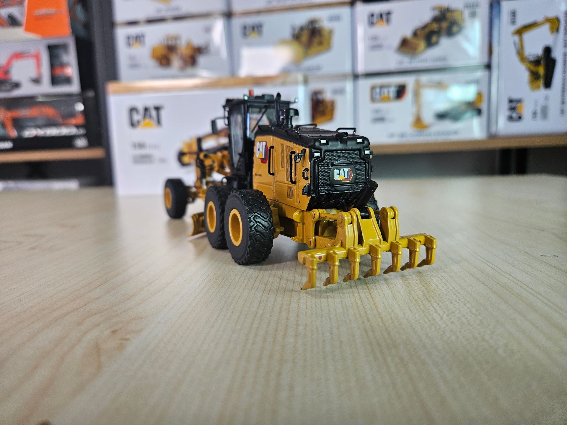 1/50 CAT 14 yeni logolu GREYDER MAKETİ - DM85545