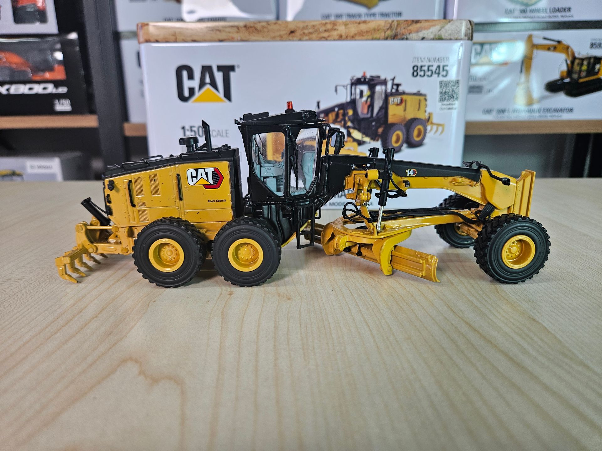 1/50 CAT 14 yeni logolu GREYDER MAKETİ - DM85545