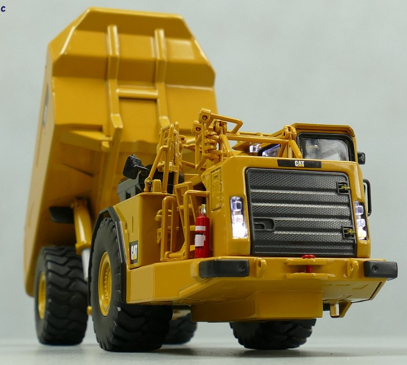 1/50 CAT AD60 YERALTI KAMYONU DM85516