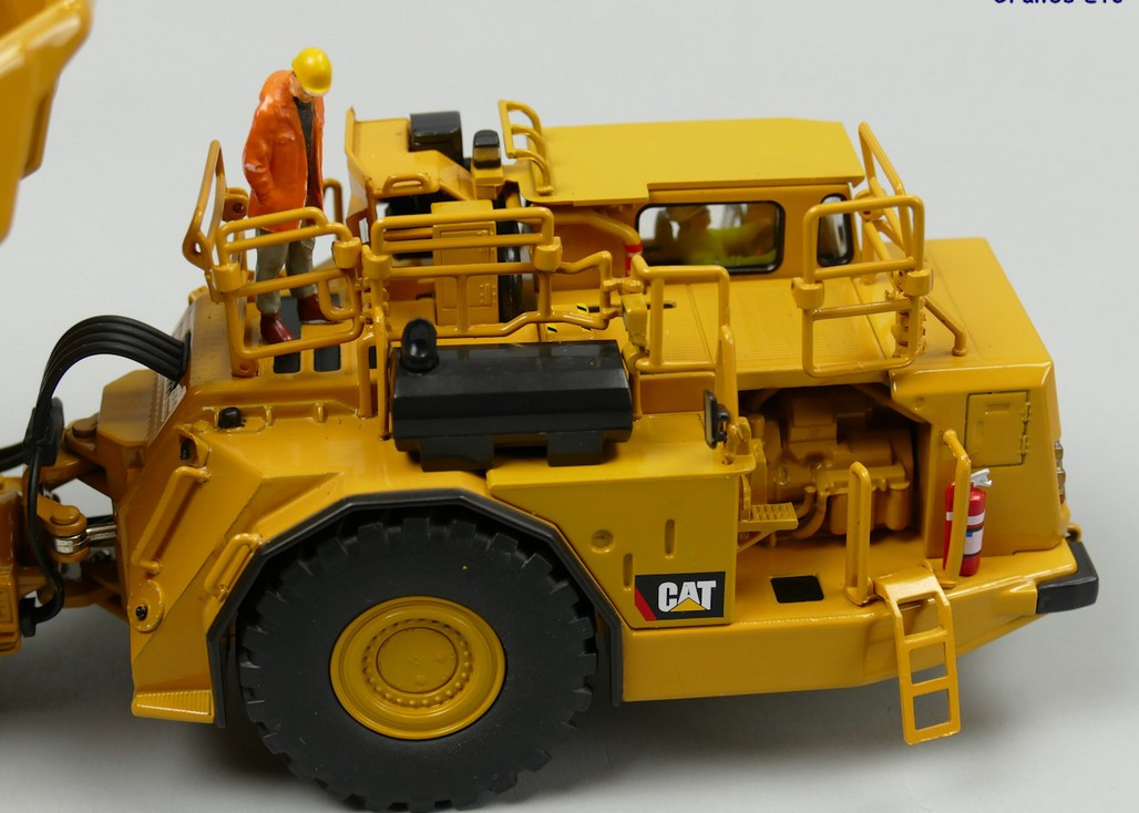 1/50 CAT AD60 YERALTI KAMYONU DM85516