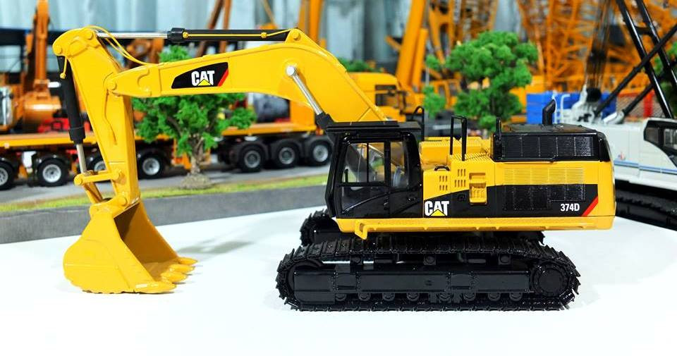 1/50 CAT 374D EKSKAVATÖR MAKETİ DM85274