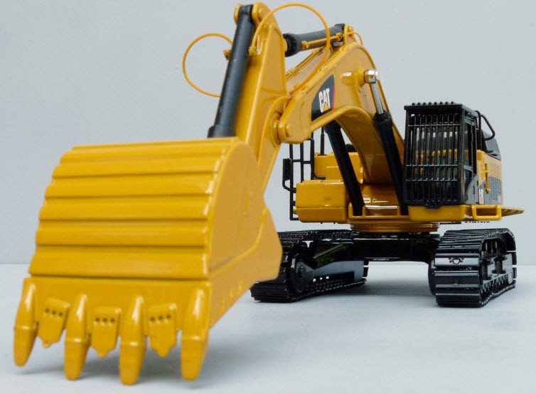 1/50 CAT 374D EKSKAVATÖR MAKETİ DM85274