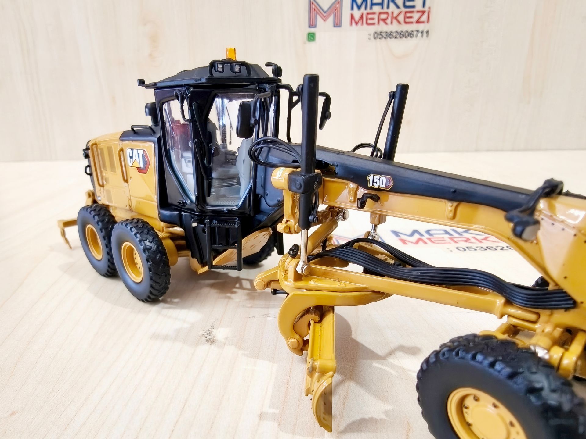 1/50 CAT 150 GREYDER MAKETİ DM85667 (ÇAMURLUKSUZ)