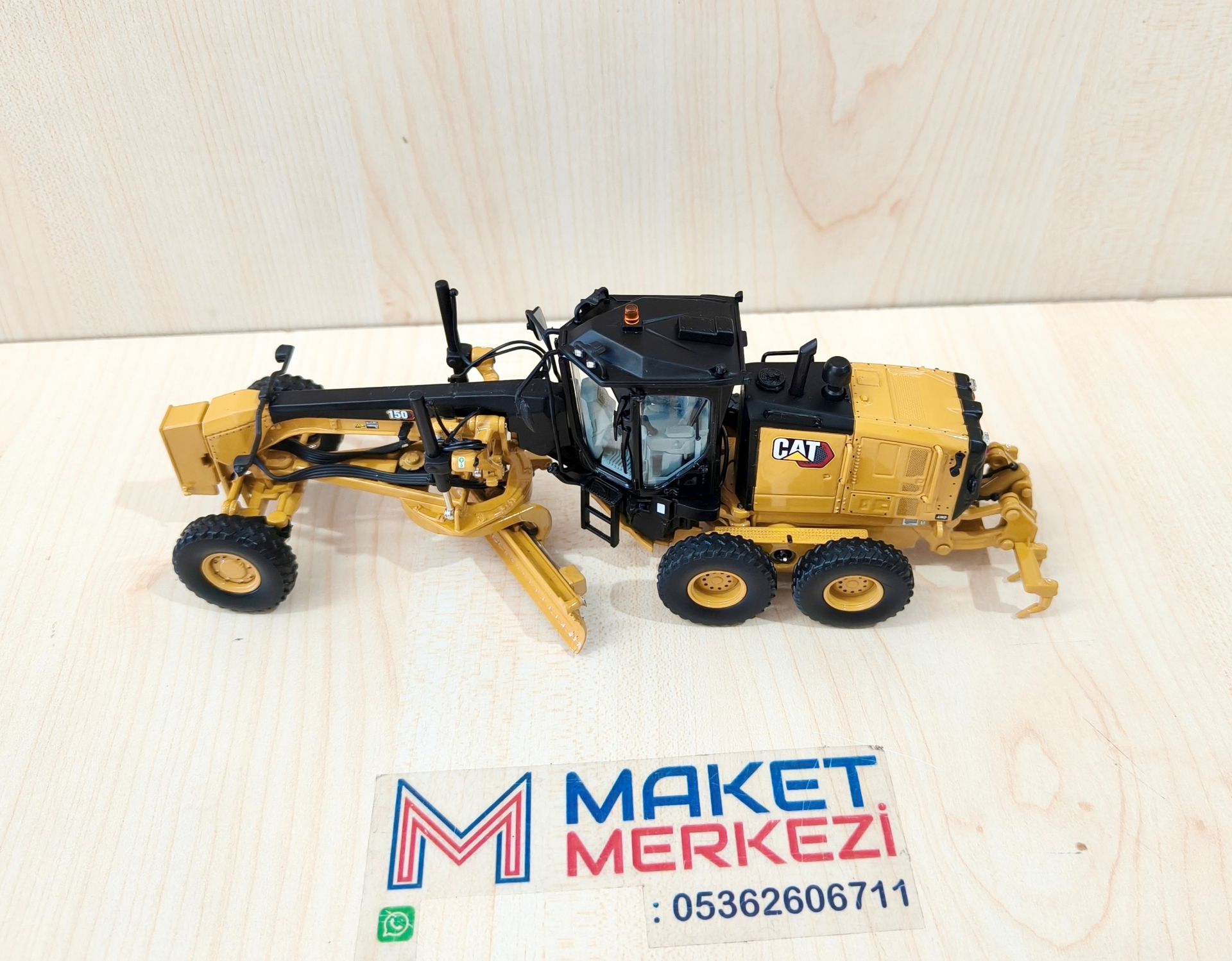 1/50 CAT 150 GREYDER MAKETİ DM85667 (ÇAMURLUKSUZ)