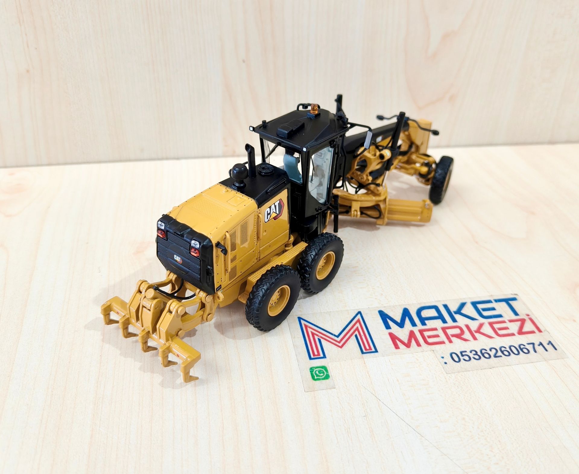 1/50 CAT 150 GREYDER MAKETİ DM85667 (ÇAMURLUKSUZ)