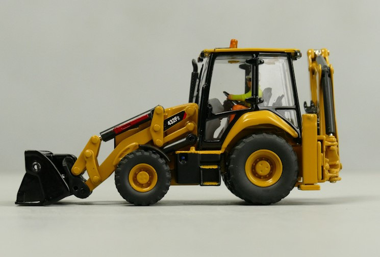 1/50 CAT 432F2 BEKOLODER MAKETİ DM85249