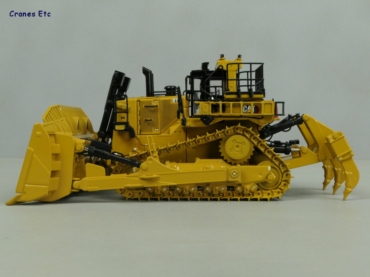 1/50 CAT D11 TKN DOZER MAKETİ - DM85604