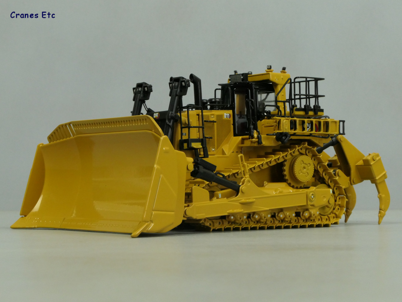 1/50 CAT D11 TKN DOZER MAKETİ - DM85604