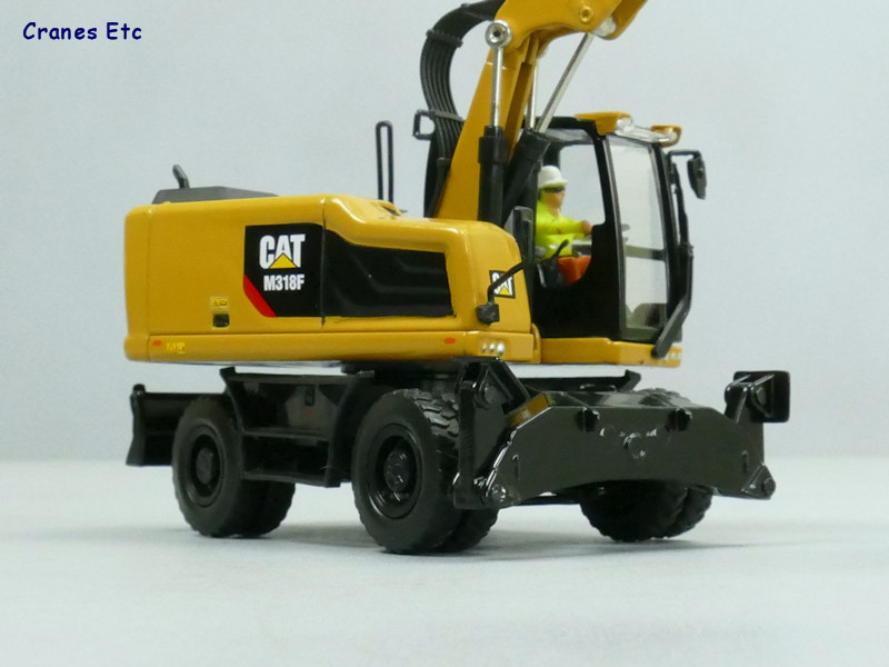 1/50 CAT M318F LASTİKLİ EKSKAVATÖR MAKETİ DM85508